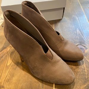 Nurture Akaia Women's Size 10m Booties Brown